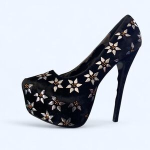 Black velvet platform heels with flower design French Kiss 9 inside peeling